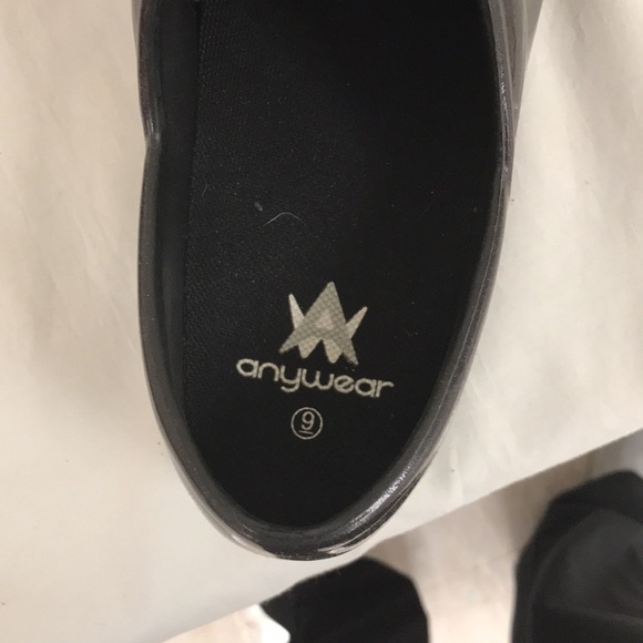 Clogs​ - Picture 3 of 5